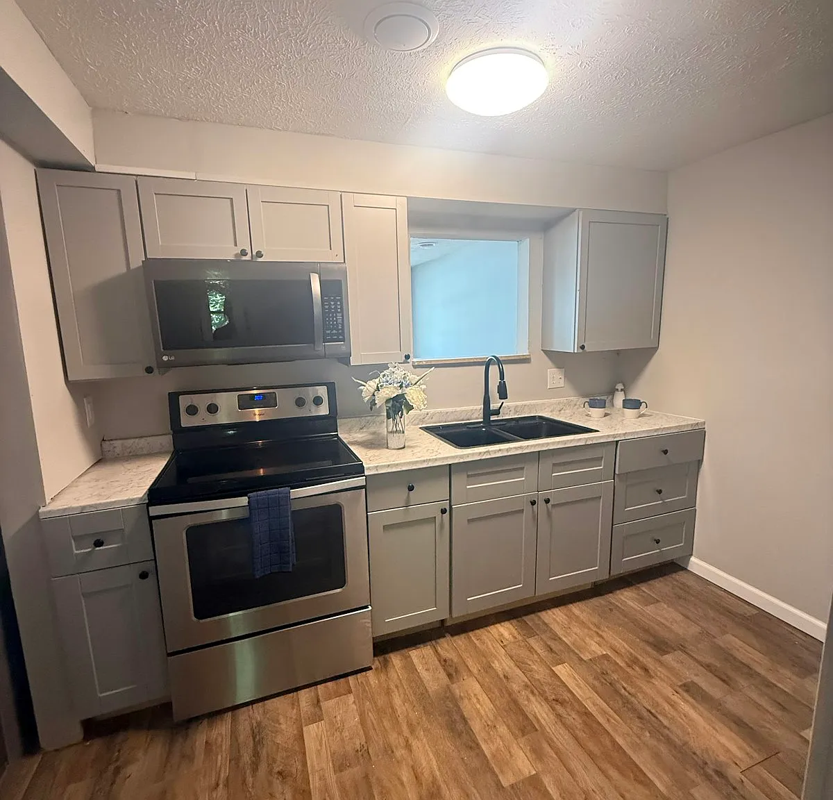 1225 Buckley Ave — Photo 1