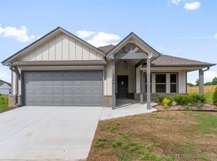 1304 N Beech St W, Broken Arrow, OK 74012