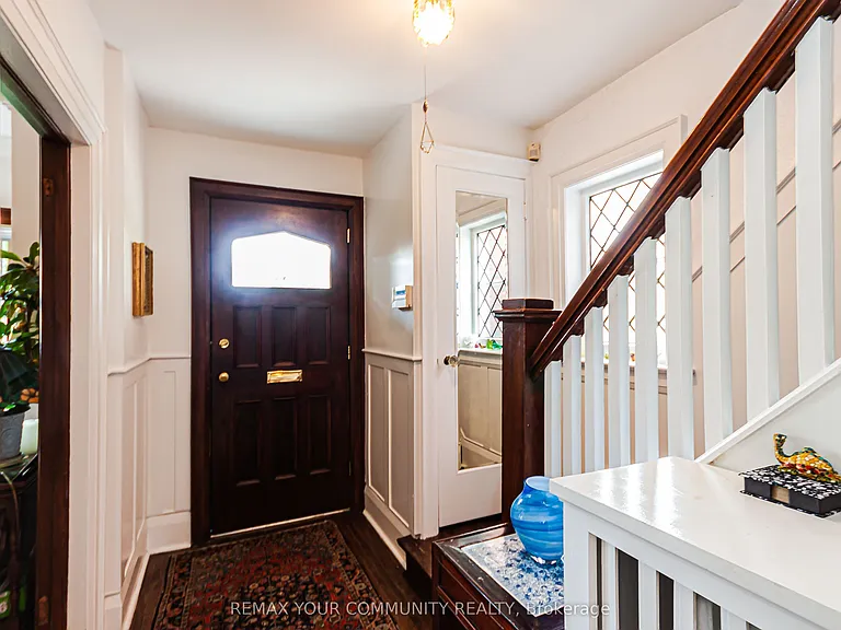 212 Wanless Ave — Photo 3