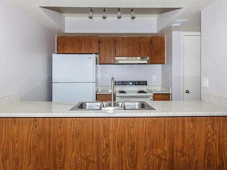 Park Terrace Apartments — Photo 27