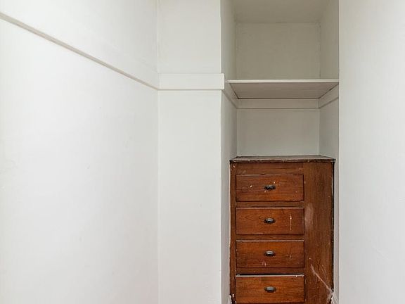 4th image of 1535 W Leland Ave #2E
