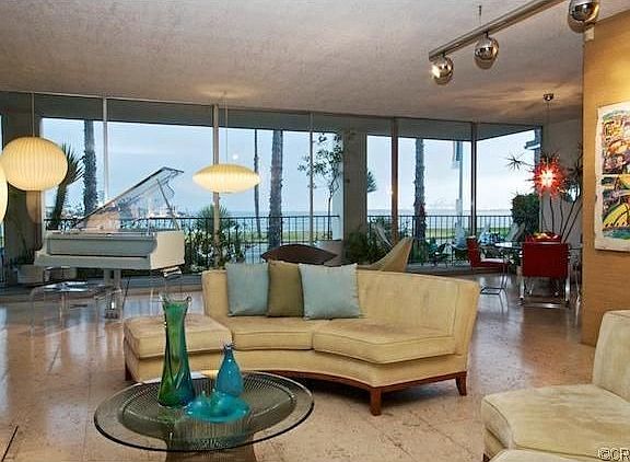 4th image of 3051 E Ocean Blvd