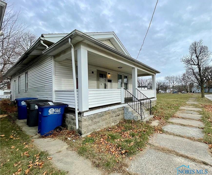 1st image of 1221 Peck St