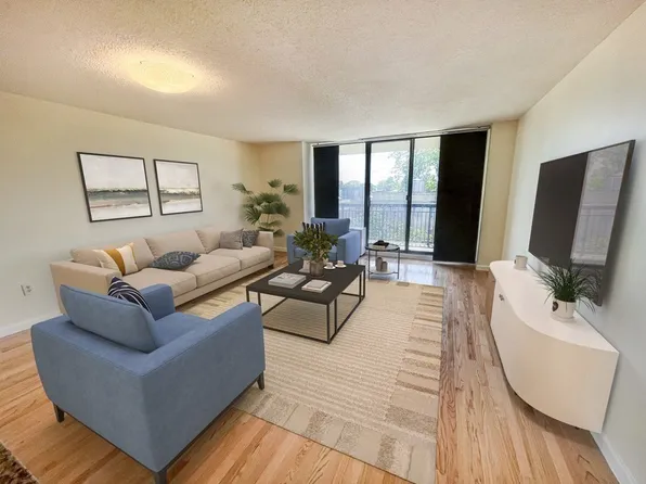 60 Longwood Ave APT 410, Brookline, MA 02446