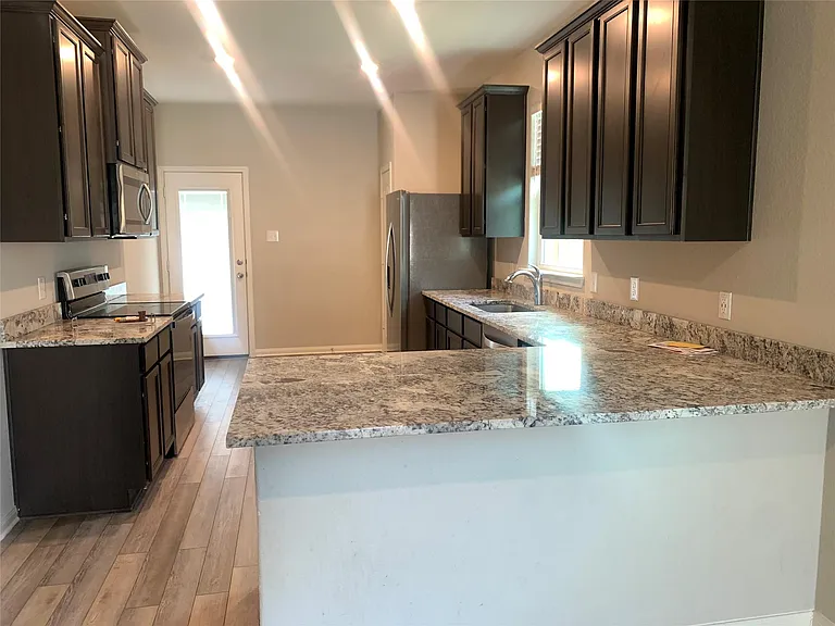 509 Congress Way — Photo 8