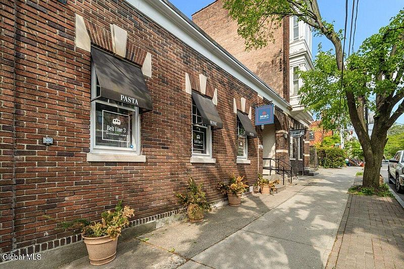 3rd image of 340 Hamilton Street