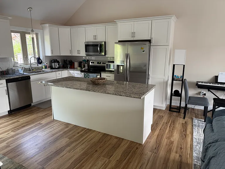 717 Northampton St — Photo 6