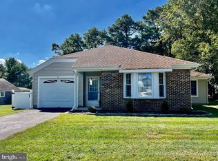 4 Tamarack Ct, Barnegat, NJ 08005