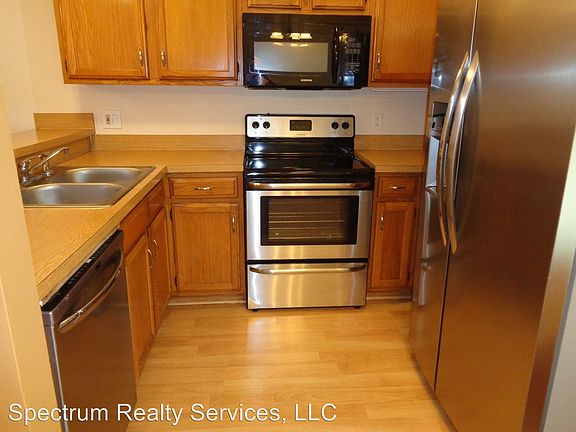 5th image of 3239 Meadowlea Cir N