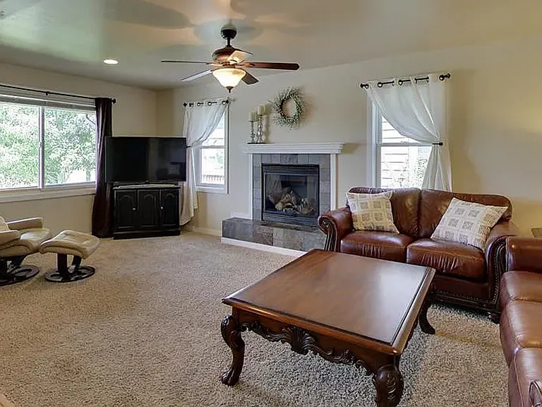 972 Yellowstone Ave — Photo 6