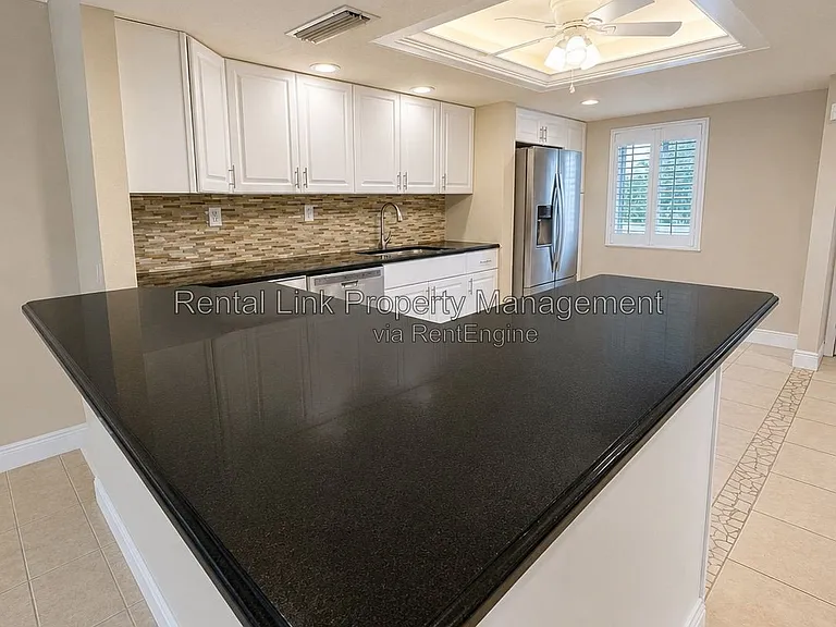 2264 Winkler Ave #202 — Photo 9