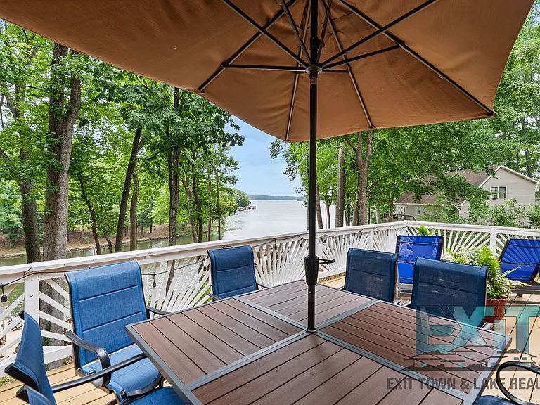 255 Sandy Ln — Photo 7