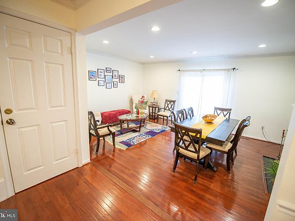 5th image of 6026 Crown Royal Cir