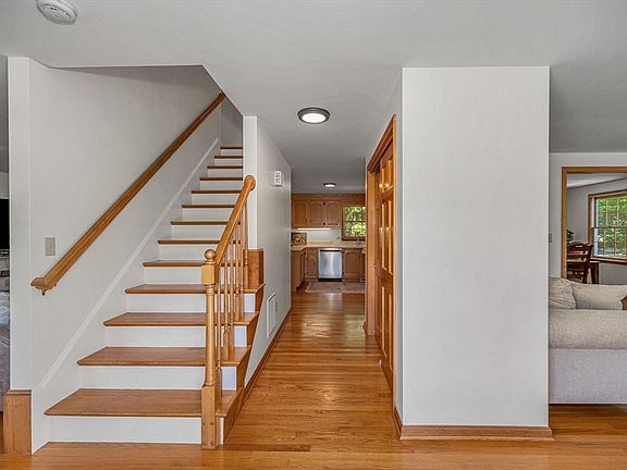 4th image of 37 Apache Way
