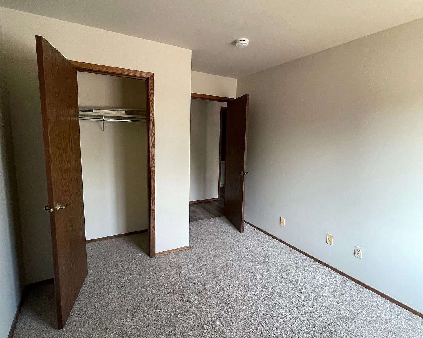 MacArthur Arms Apartment Community — Photo 4