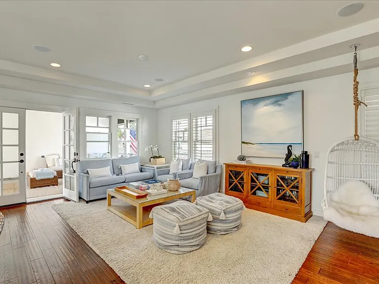 425 1/2 Fernleaf Ave #B — Photo 3