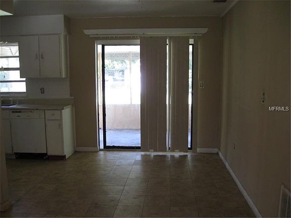 5th image of 2318 Fontainebleau Dr