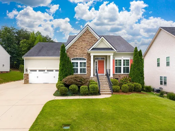 104 Hedge Rose Ct, Travelers Rest, SC 29690