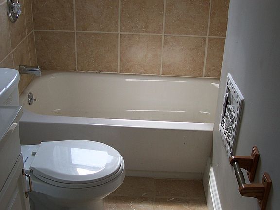 5th image of 2124 Mississippi Ave Floor 2