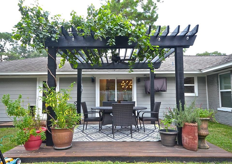 1st image of 5415 Poinciana Dr
