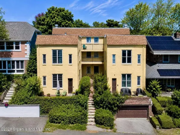 48 Tompkins Cir, Staten Island, NY 10301