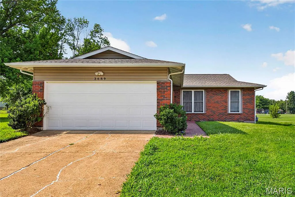 3 bed, 1452 sqft, $1,595 — Photo 1