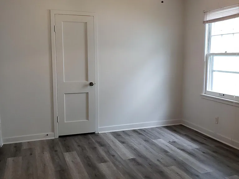 2905 S 44th St — Photo 11