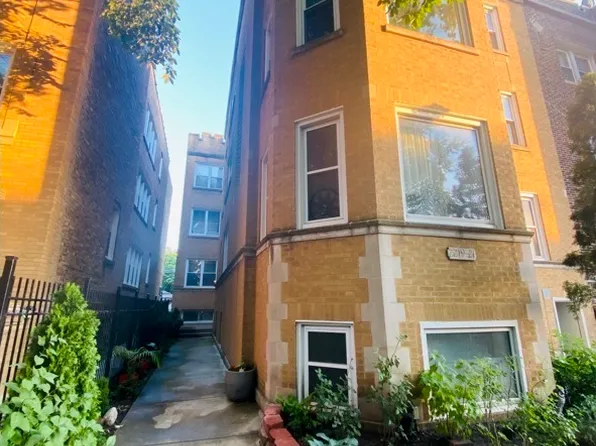 2219 W Highland Ave #2N, Chicago, IL 60659