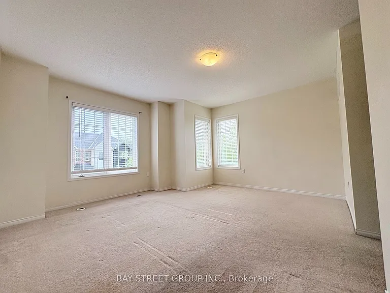 40 Mantello Dr — Photo 11