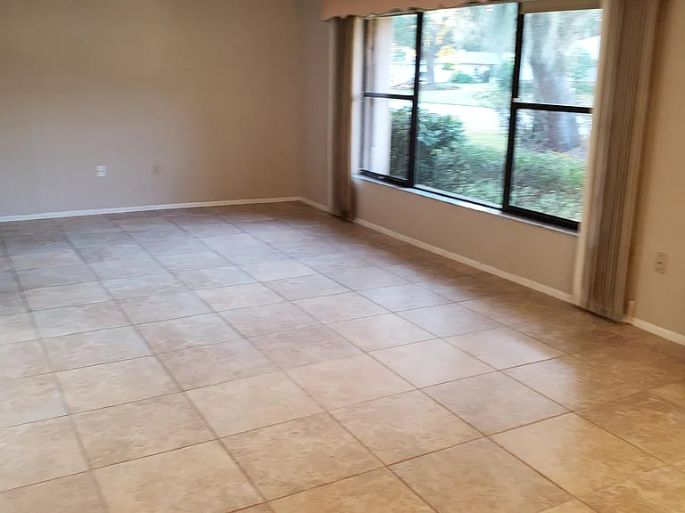 115 Mimosa Dr — Photo 8