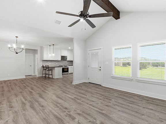 4th image of 125 Ruidoso Way