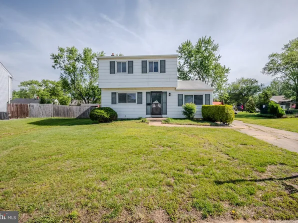 29 Dandridge Dr, New Castle, DE 19720