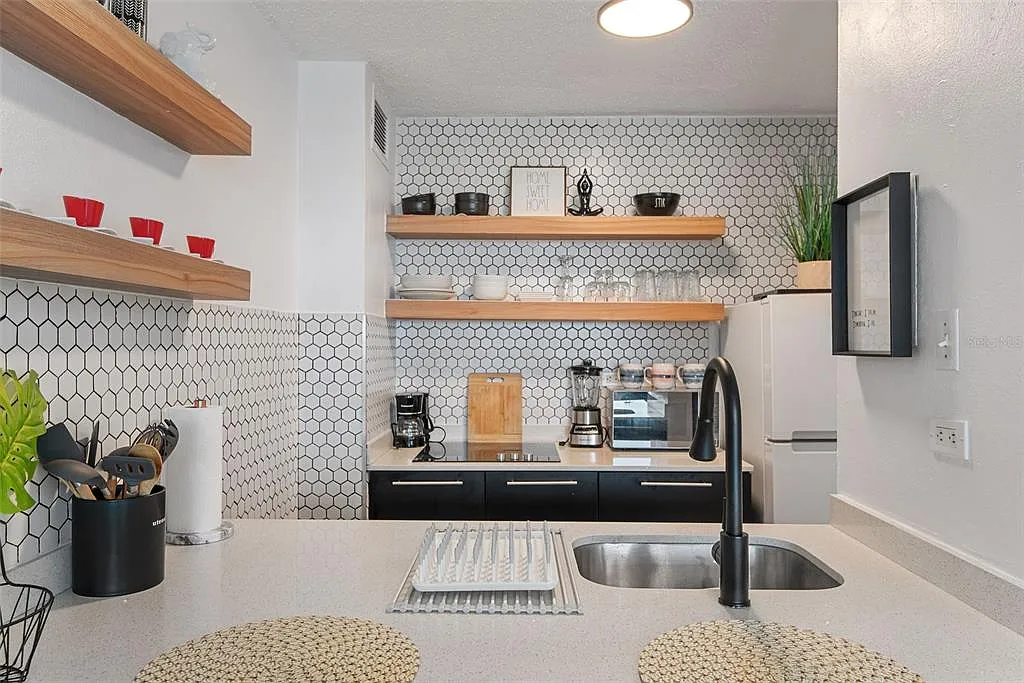 1 bed, 1.0 bath, 750 sqft, $1,300 — Photo 4