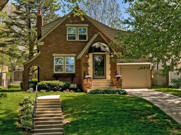 739 East St #J, Omaha, NE 68107