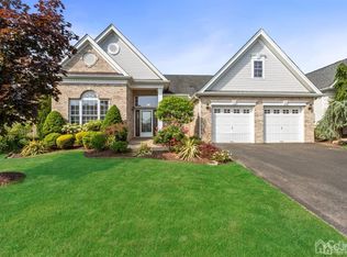 30 Beth Page Dr, Monroe Township, NJ 08831