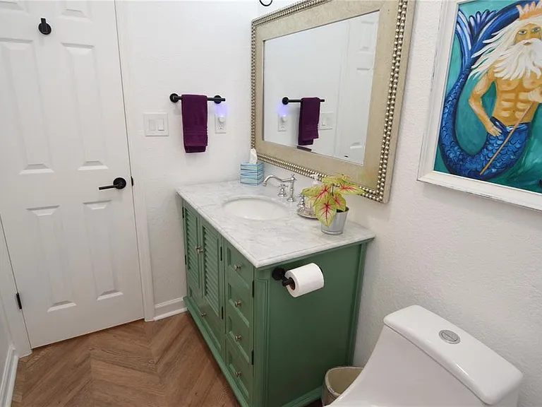 5048 Beach Dr SE #F — Photo 33