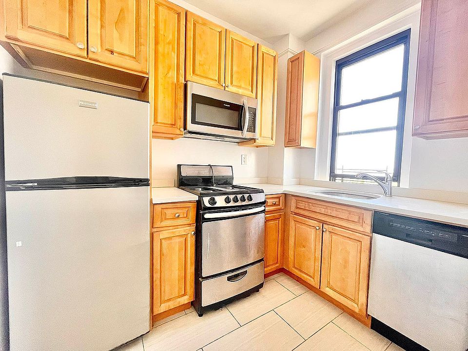 1st image of 625 2nd Ave #3