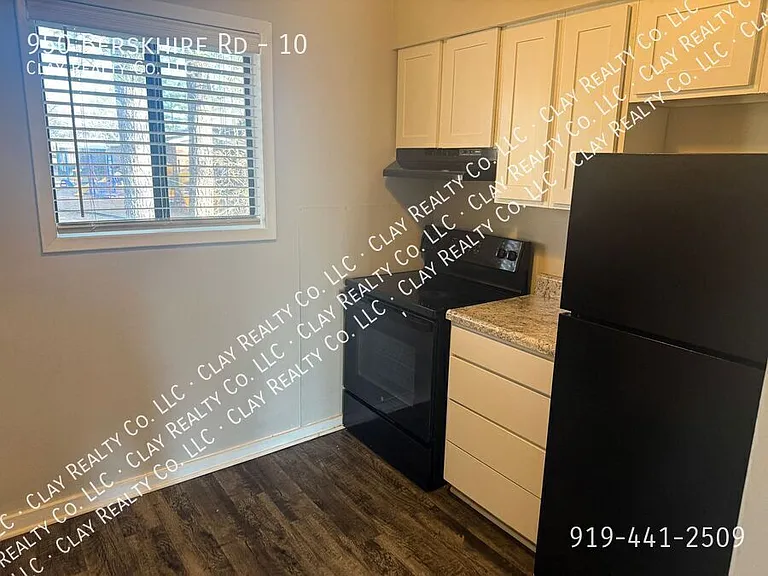 950 Berkshire Rd #10 — Photo 5