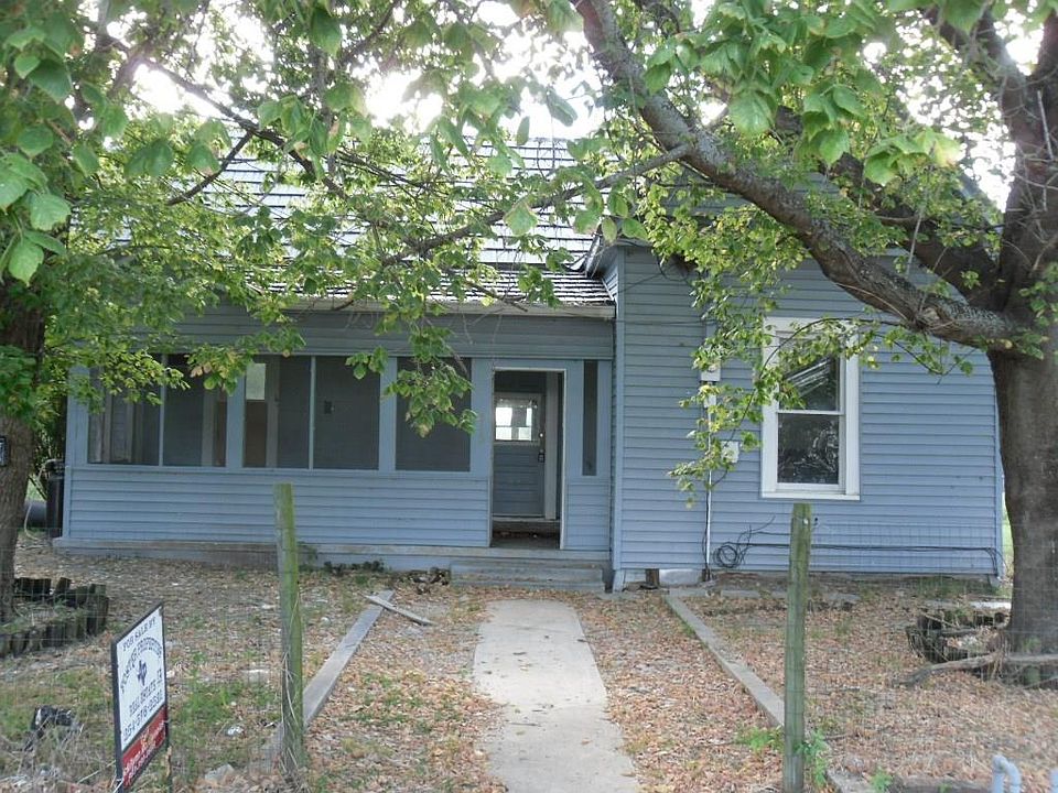1st image of 410 N 2nd St