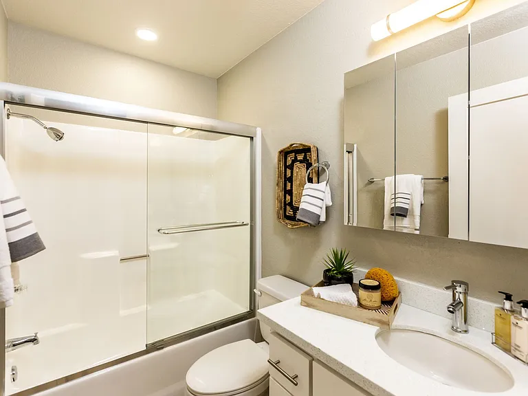 Full Bathroom