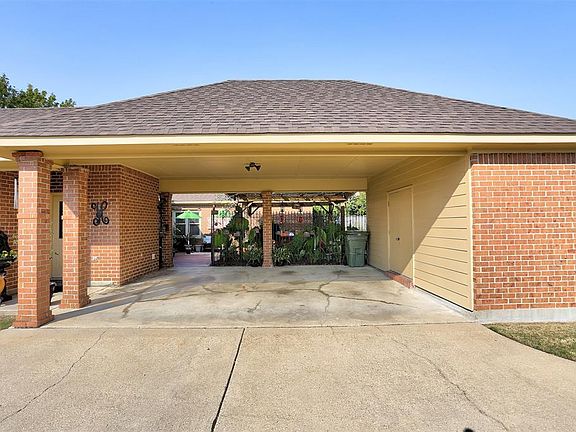 3rd image of 1649 Laurelwood Ln