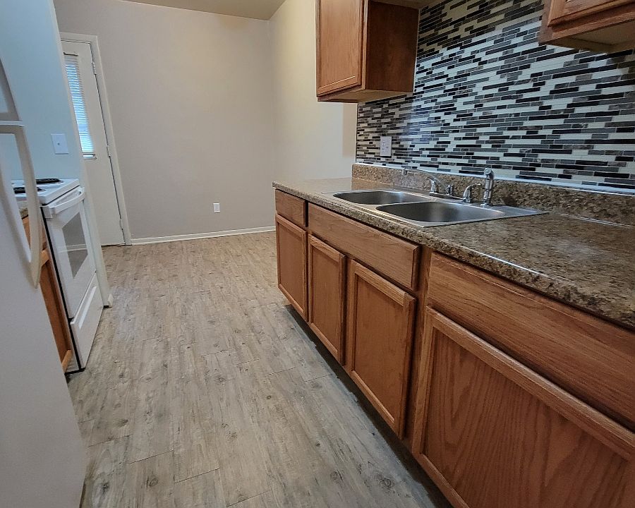 1st image of 720 Waskin Dr APT C