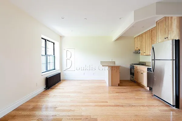 Rented by Bouklis Group | media 18