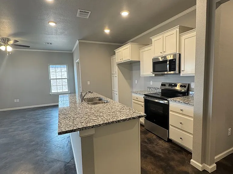 10310 Bolen St — Photo 4