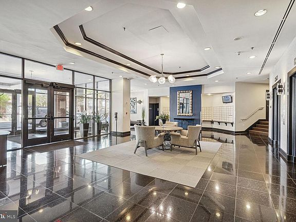 3rd image of 1001 N Randolph St APT 211