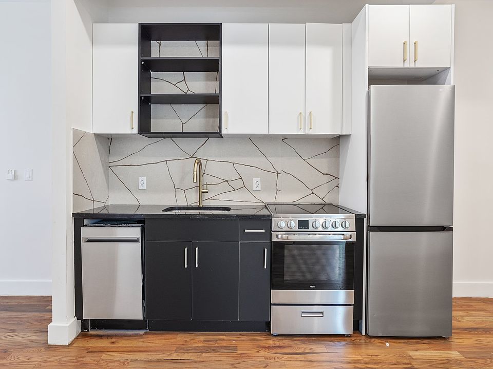 2nd image of 365 Saint Johns Pl Unit 3O
