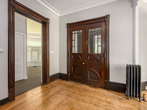3rd image of 316 Stuart Ave APT 1