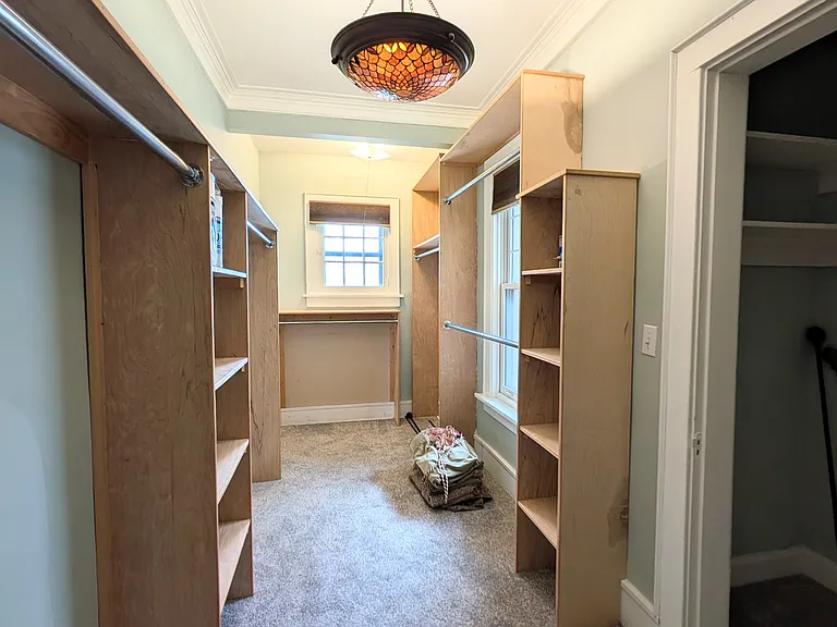 1041 Franklin Ave — Photo 18
