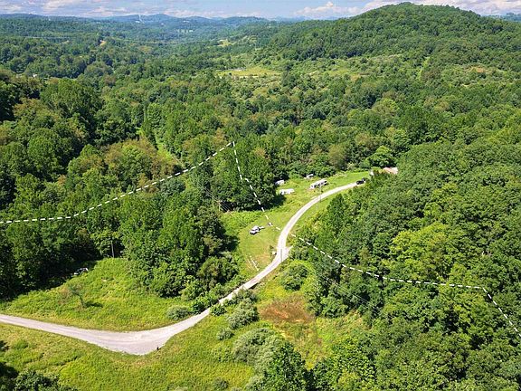 5th image of 1334 Becky Town Rd