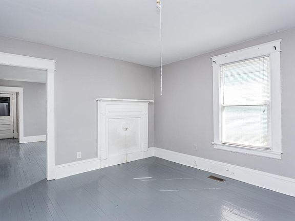 5th image of 1309 E Jones St